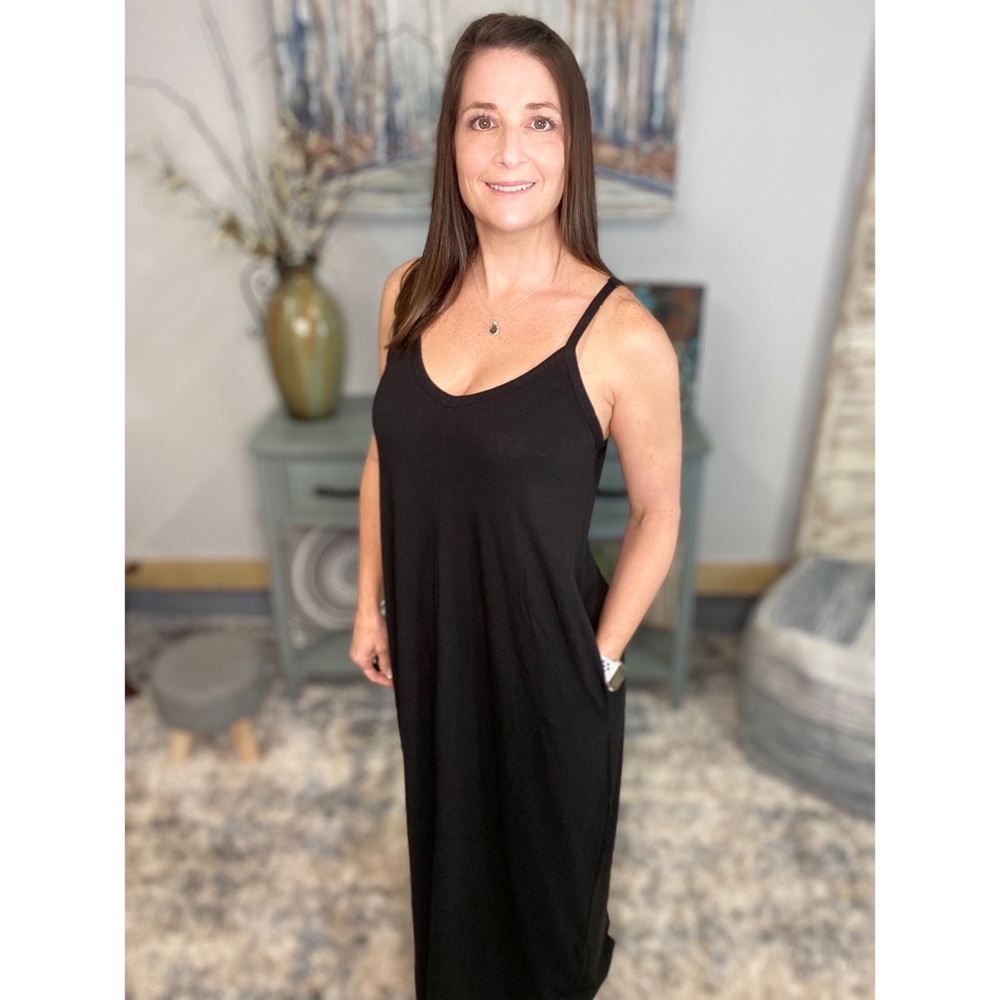 ❤️‍🔥RESTOCKED V-Neck Pocket Spaghetti Maxi Dress Black 1022 - Picture 10 of 12